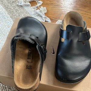 Birkenstock Boston clogs black leather